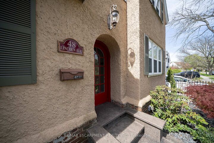 Property Photo: 48 Lincoln Avenue ON N3T 4S7