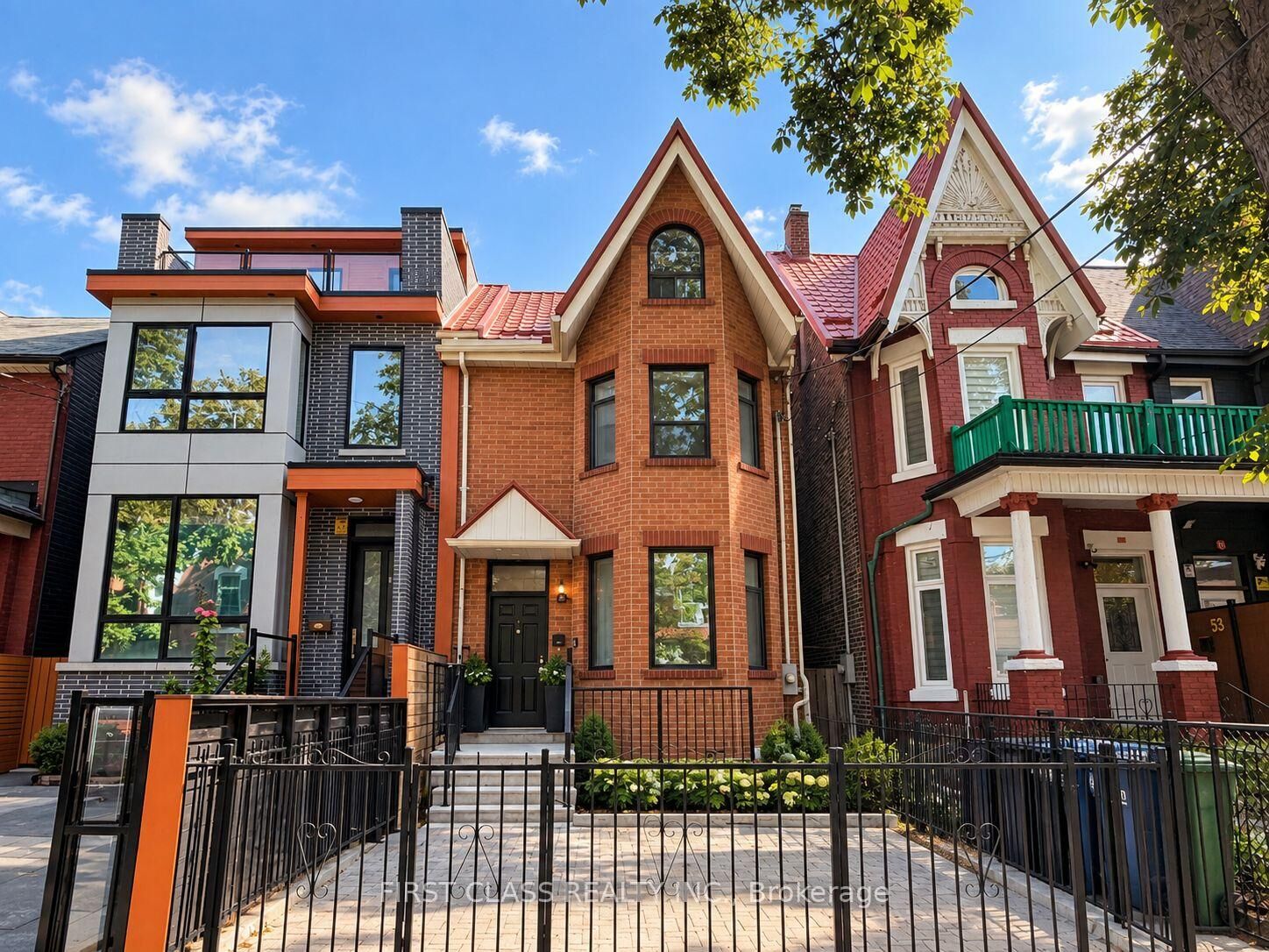 Property Photo:  55 Huron Street Lower  ON M5T 2A6 