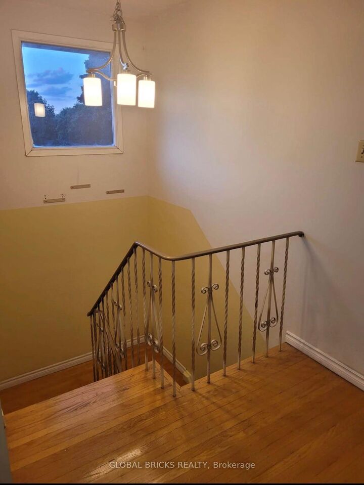 Property Photo:  3A Heale Avenue  ON M1E 3X6 