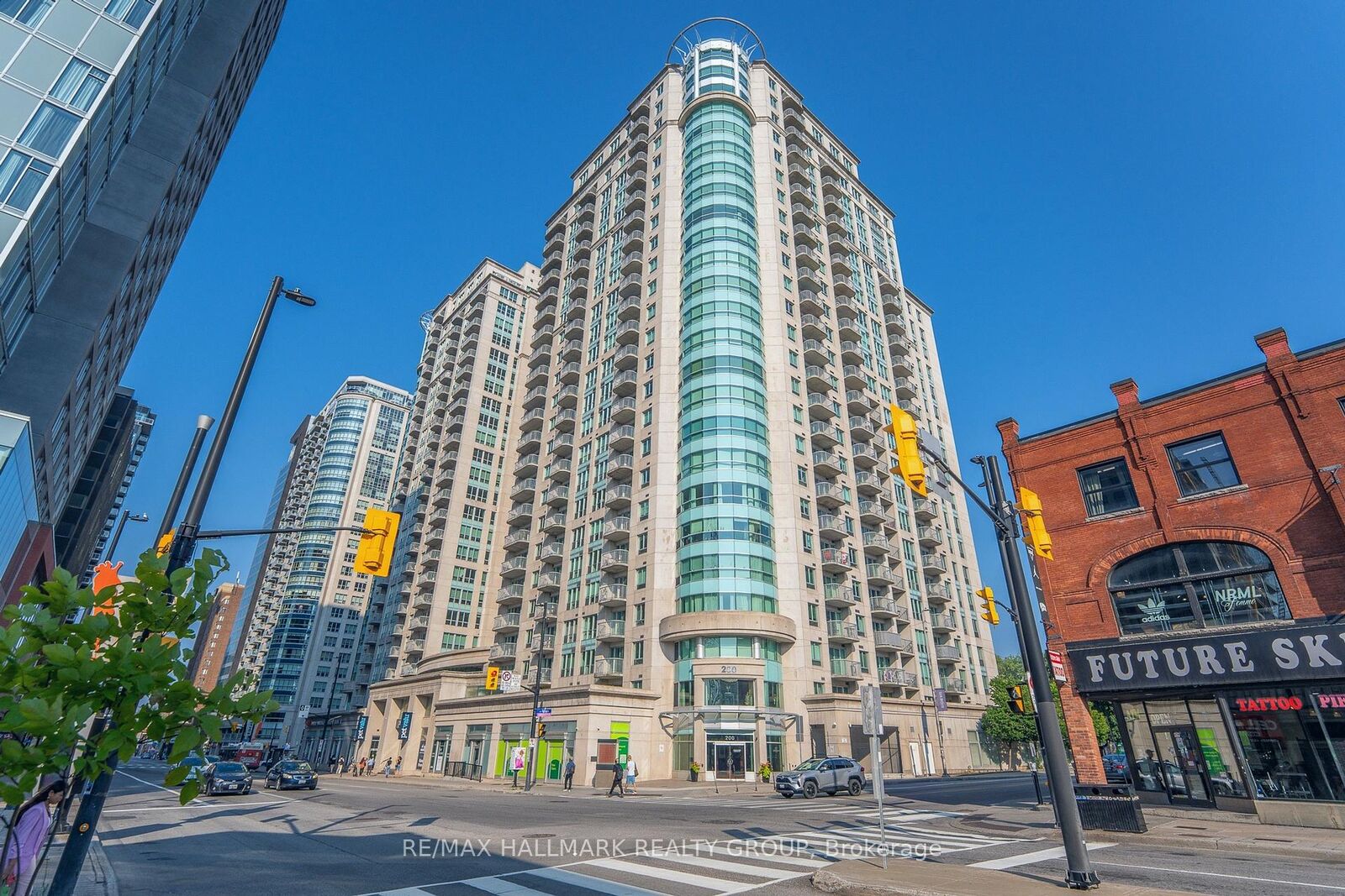 Property Photo:  200 Rideau Street 1405  ON K1N 5Y1 