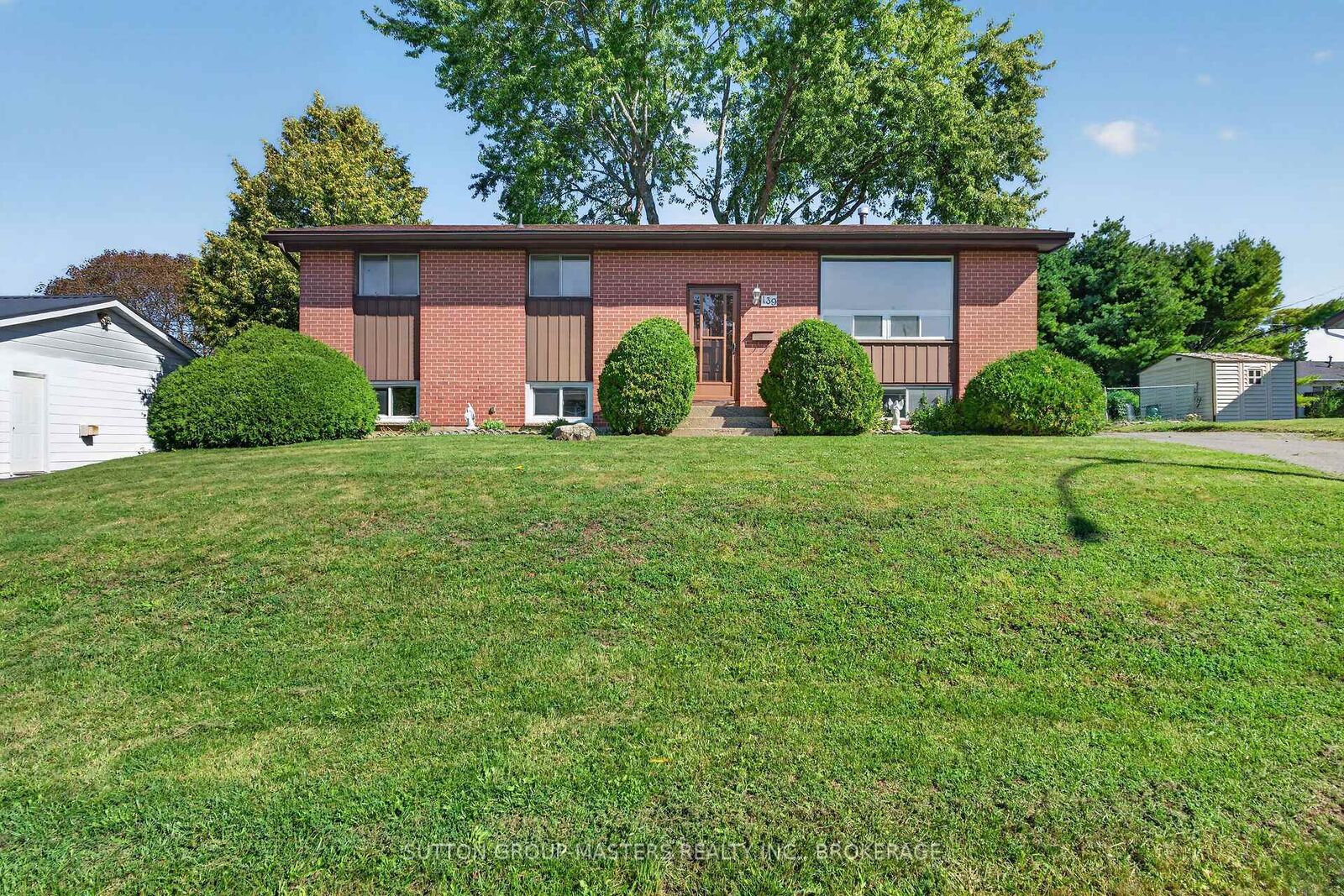 Property Photo:  139 Sherwood Avenue  ON K7N 1N7 