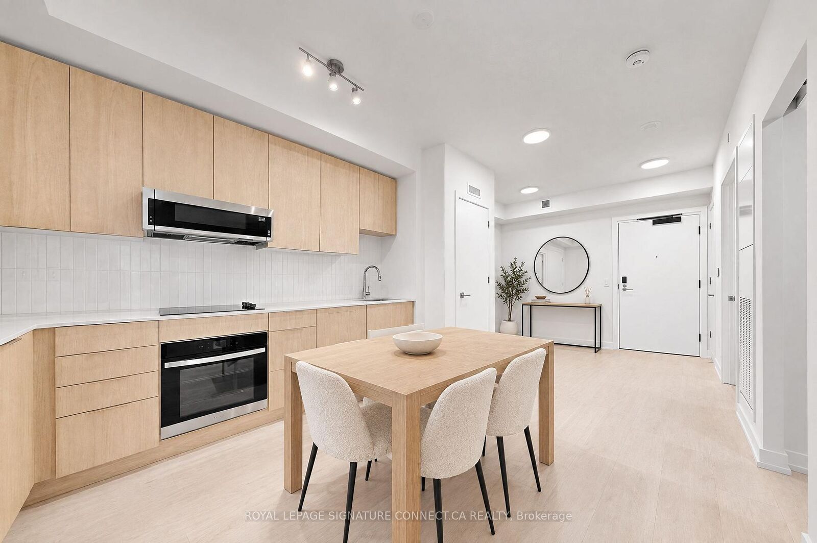 Property Photo:  2501 Saw Whet Boulevard 509  ON L6M 5N2 