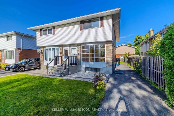 Property Photo:  1441 Claymor Avenue  ON K2C 1S7 