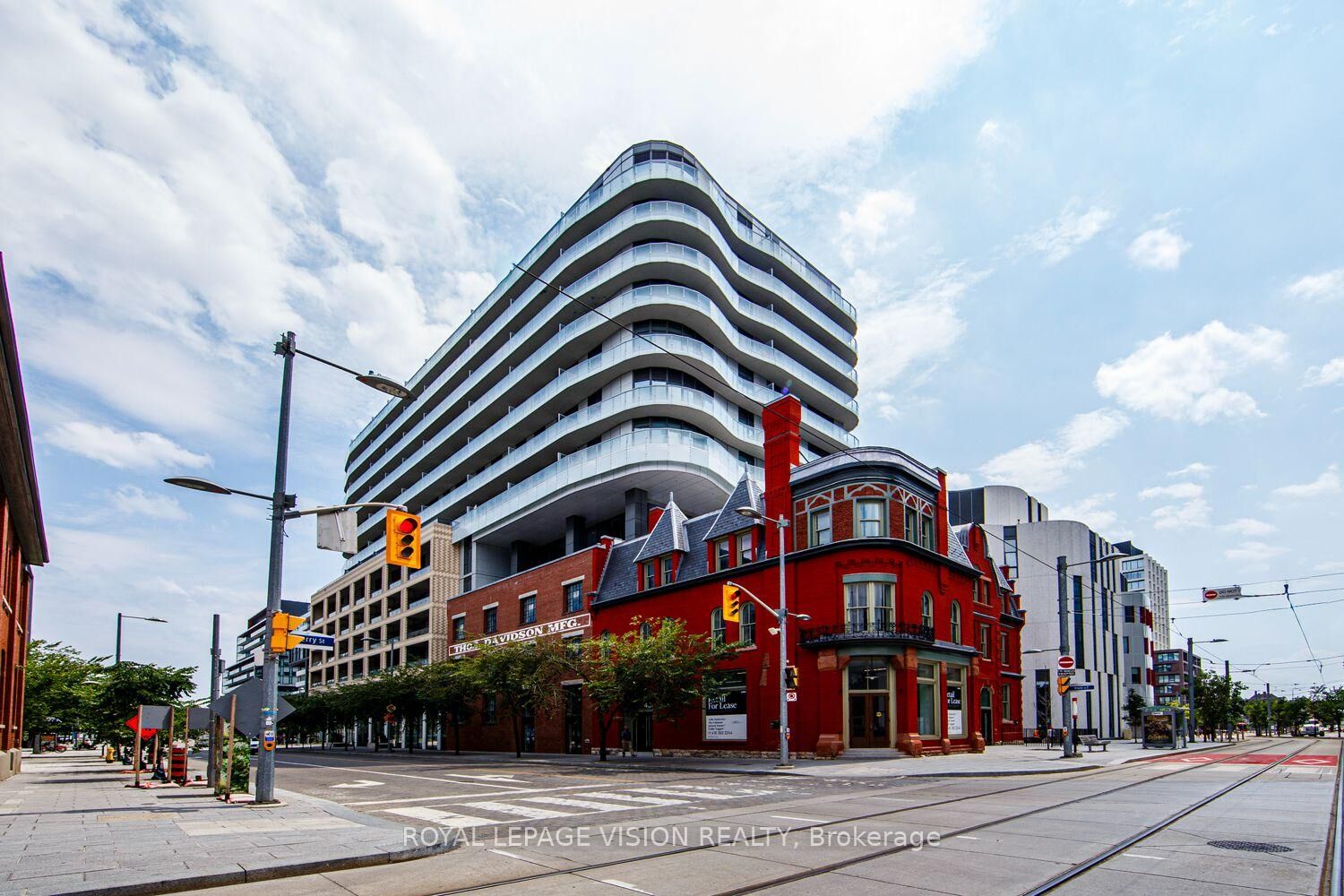 Property Photo:  425 Front Street E 1008  ON M5A 0X2 