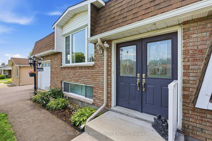 Property Photo:  321 Sainte-Anne Street  ON K4K 1C1 