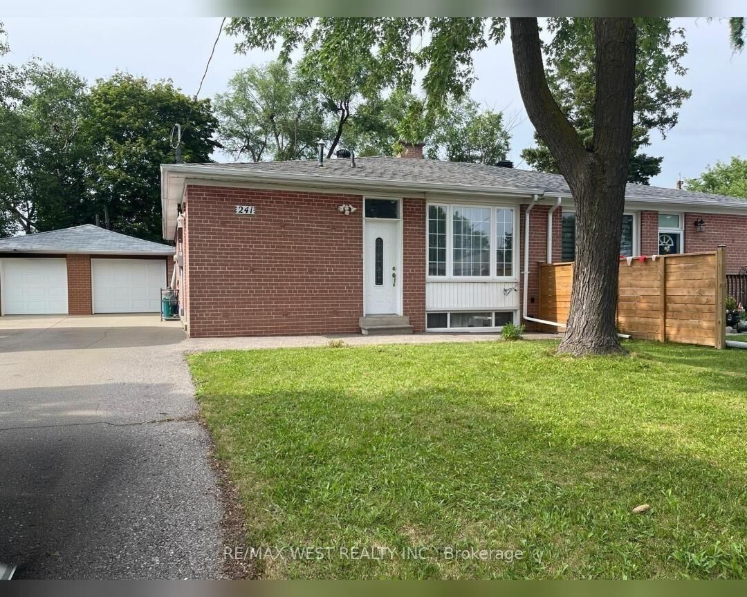 Property Photo:  241 Ashlar Road  ON L4C 2W7 