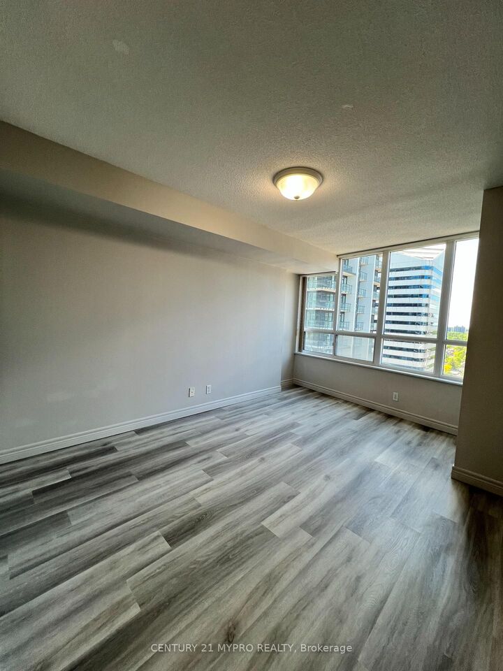 Property Photo:  23 Hollywood Avenue 2702  ON M2N 7L8 