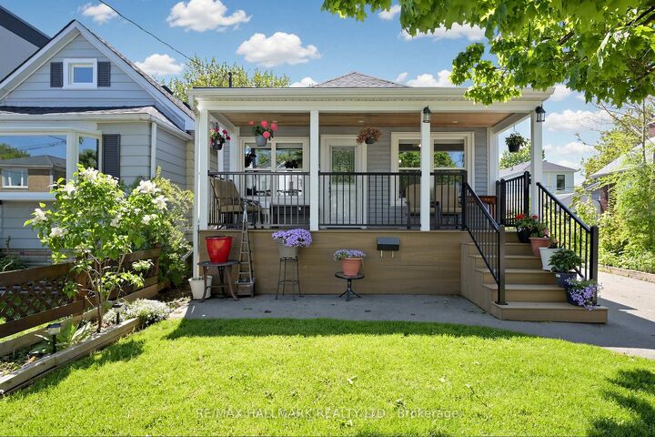 Property Photo:  26 Sixteenth Street  ON M8V 3J8 
