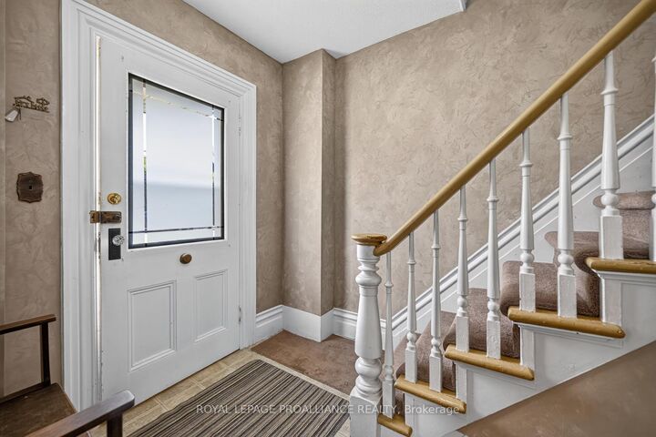 Property Photo:  529 Dibble Street W  ON K0E 1T0 