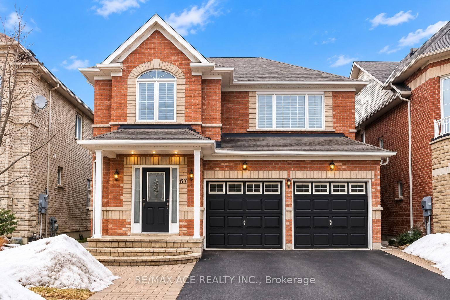 Property Photo:  