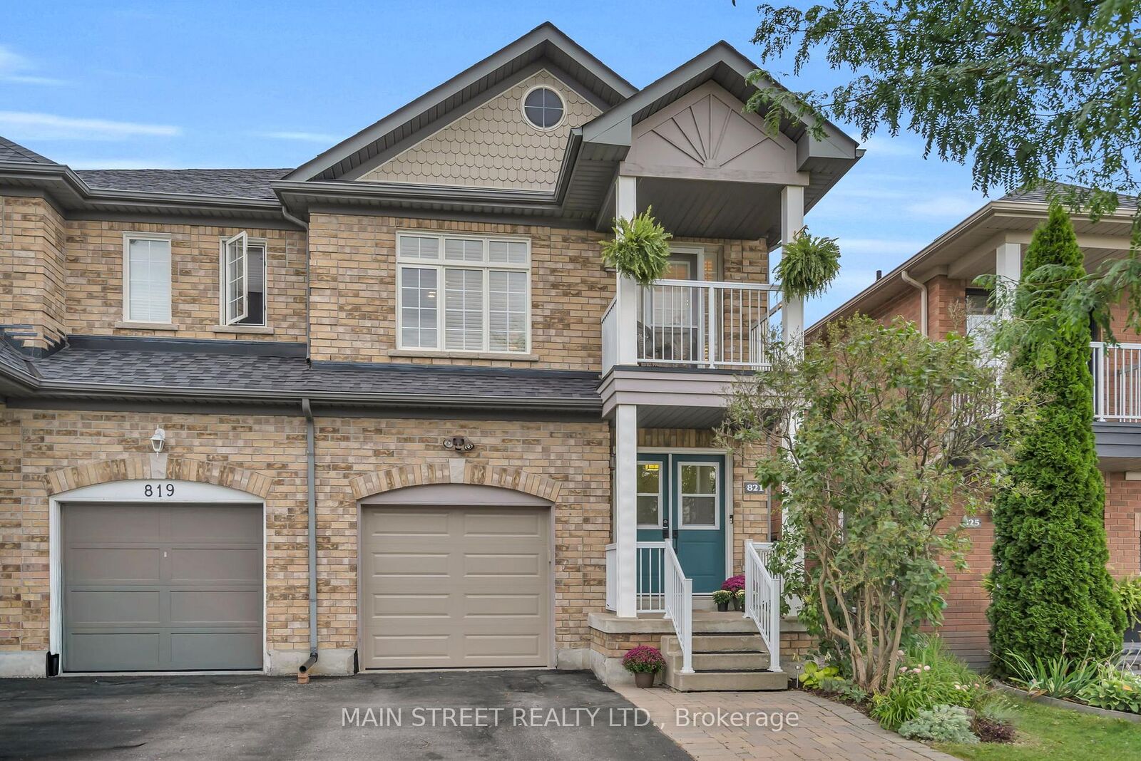 Property Photo: 821 Joe Persechini Drive ON L3X 2T7