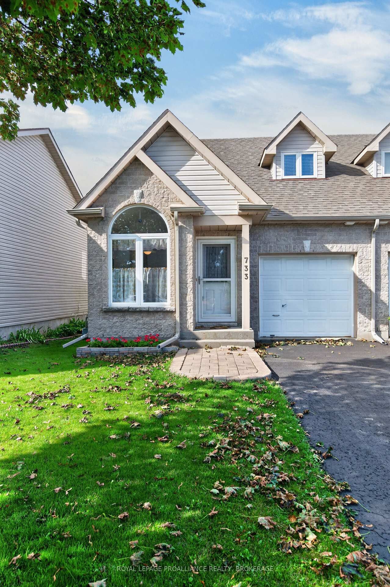 Property Photo:  733 Shires Way  ON K7M 8X9 