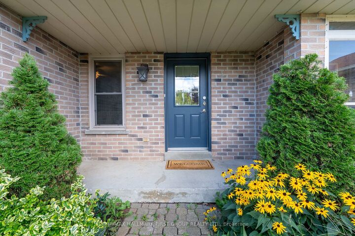 Property Photo:  124 Humphrey Drive  ON L1S 4Y7 