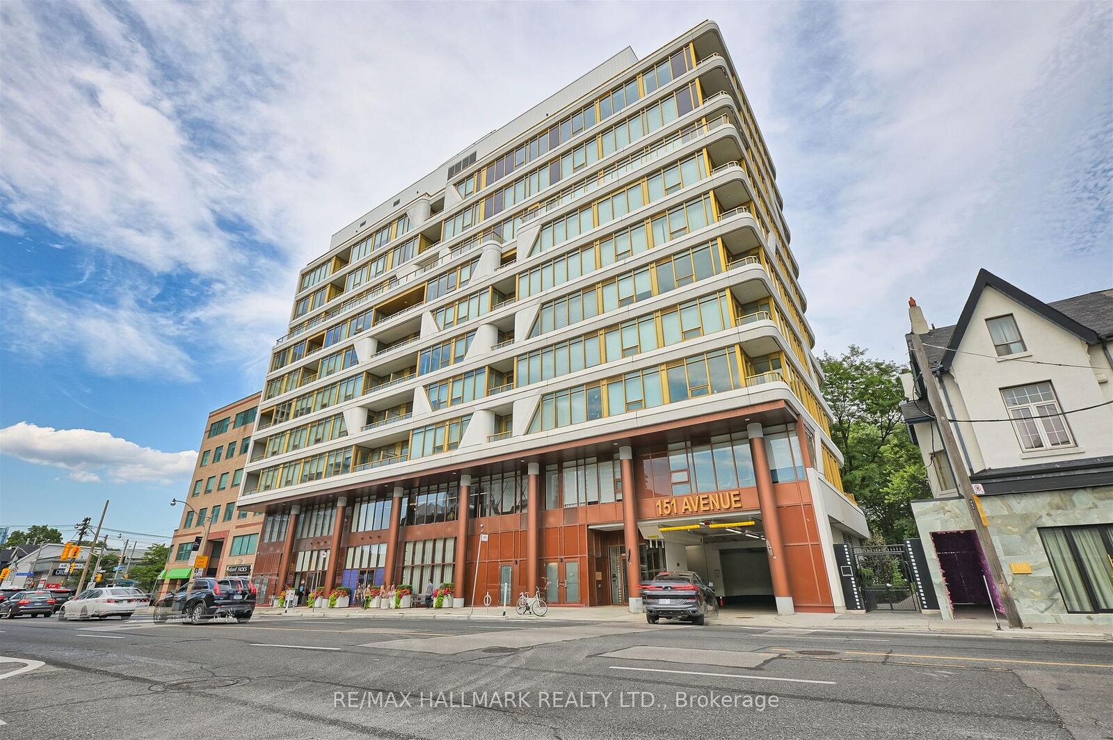Property Photo:  151 Avenue Road 803  ON M5R 0B8 