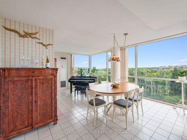 Property Photo: 40 Harding Boulevard W # 716 ON L4C 9S5