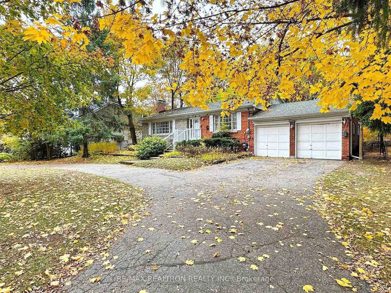 Property Photo:  20 West Hill Drive Main Floor  ON M1E 3T5 