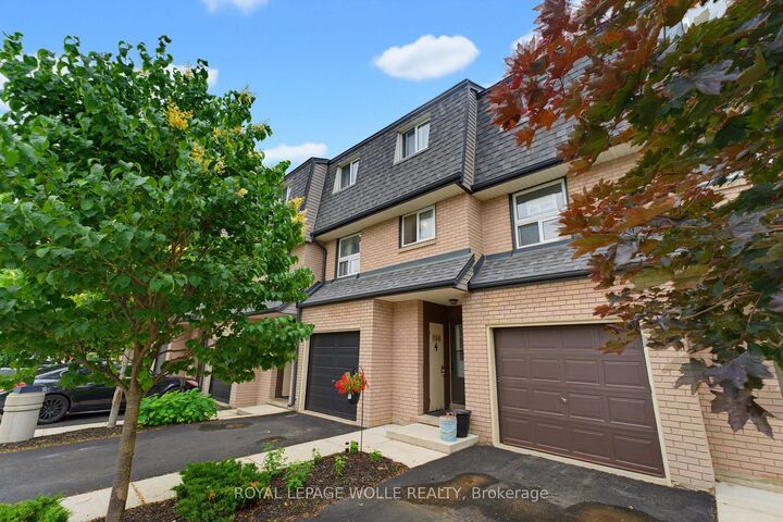 Property Photo:  138 Blackhorne Drive 4  ON N2E 1Z3 