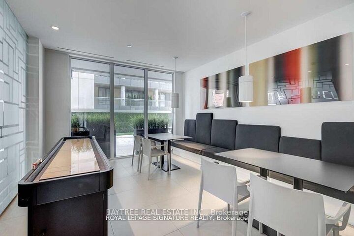 Property Photo:  68 Shuter Street Ph 01  ON M5B 0B4 