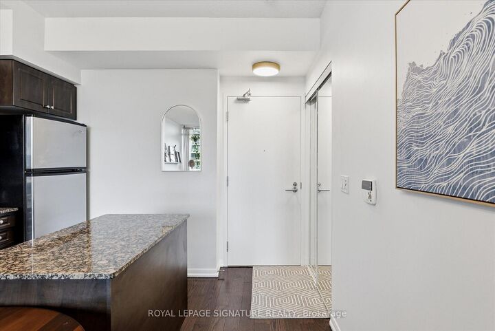 Property Photo:  215 Fort York Boulevard 711  ON M5V 4A2 