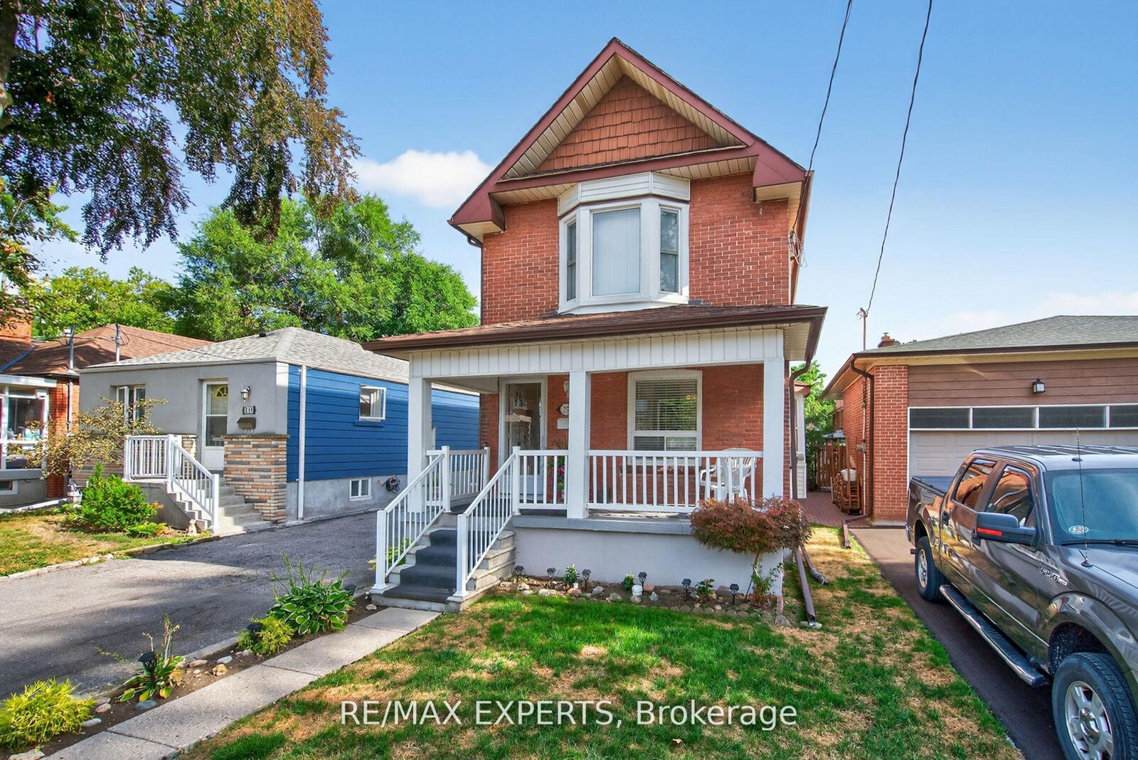 Property Photo:  257 John Street  ON M9N 1K1 