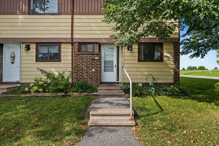 Property Photo:  73 Foxfield Drive  ON K2J 1L7 