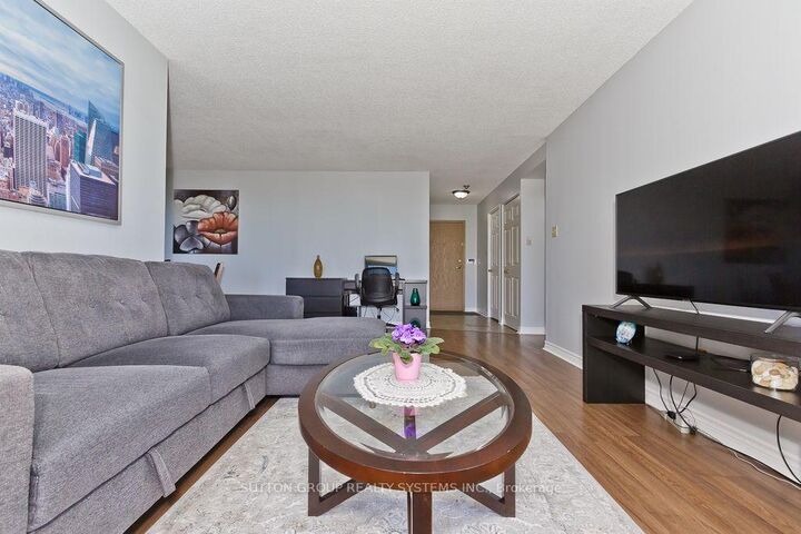 Property Photo: 55 Elm Drive 1214 ON L5B 3Z3