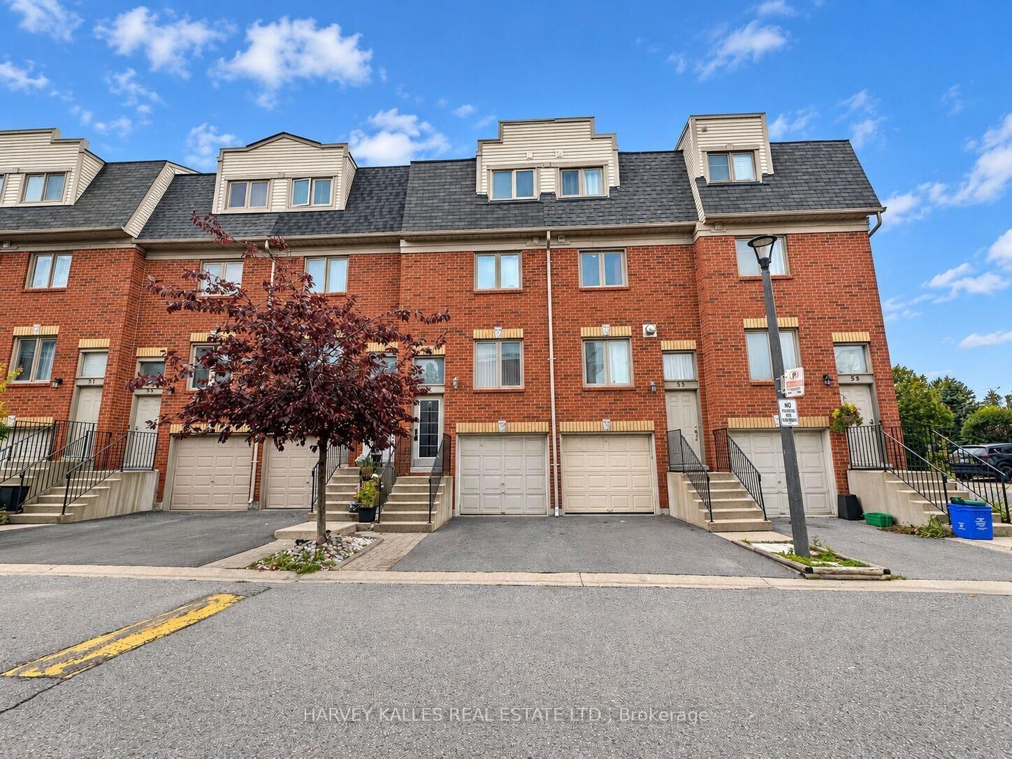 Property Photo:  1635 Pickering Parkway 54  ON L1V 6W8 
