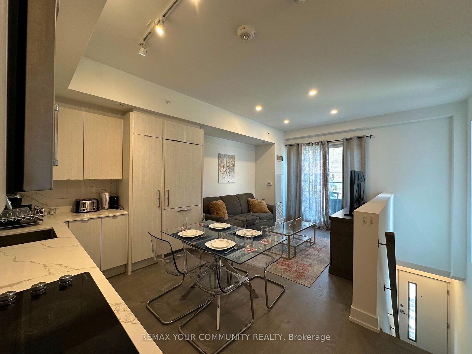 Property Photo:  175 Pears Avenue Th 1  ON M5R 0C1 