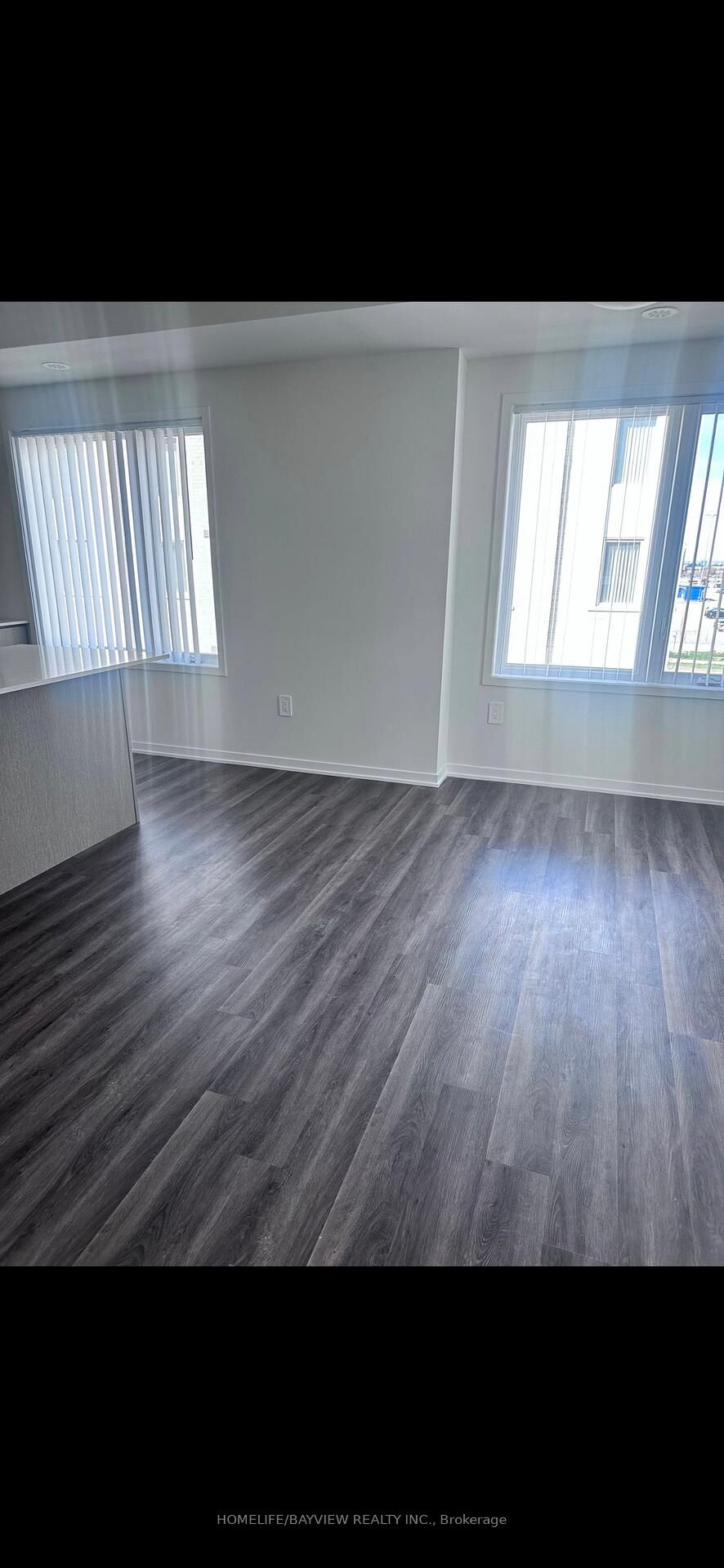 Property Photo:  141 Honeycrisp Crescent 199  ON L4K 5Z8 