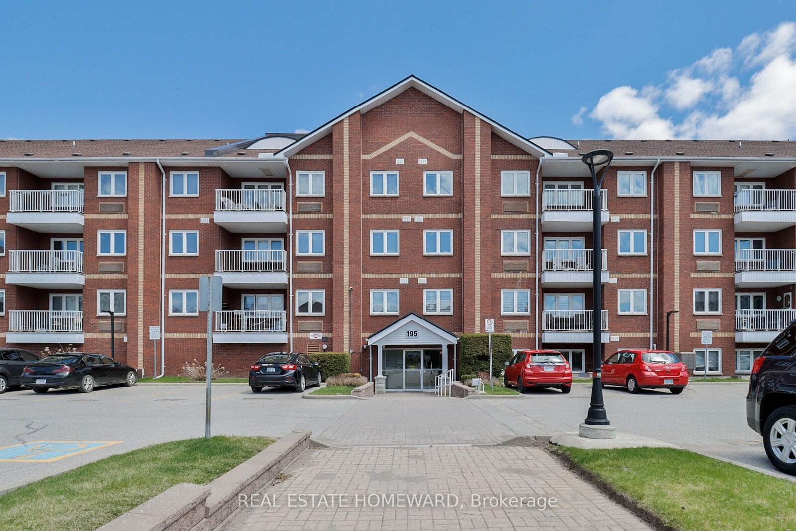 Property Photo:  195 Lake Driveway Drive W 304  ON L1S 7H7 
