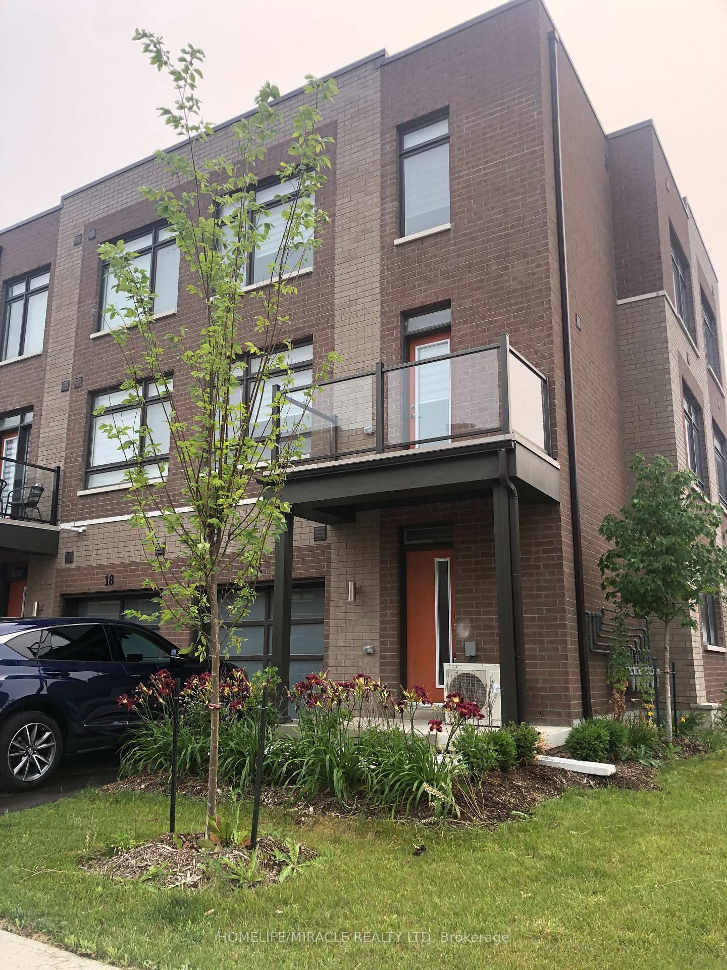 Property Photo:  22 Bluenose Street  ON L4L 0L7 