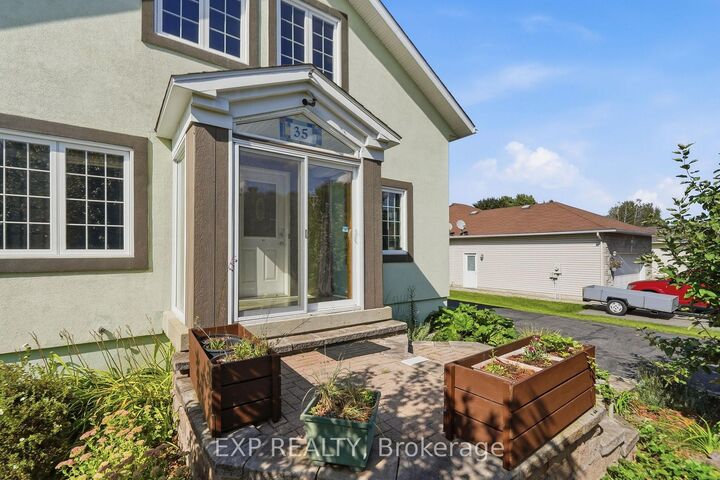 Property Photo:  35 Brisson Street  ON K0A 2M0 