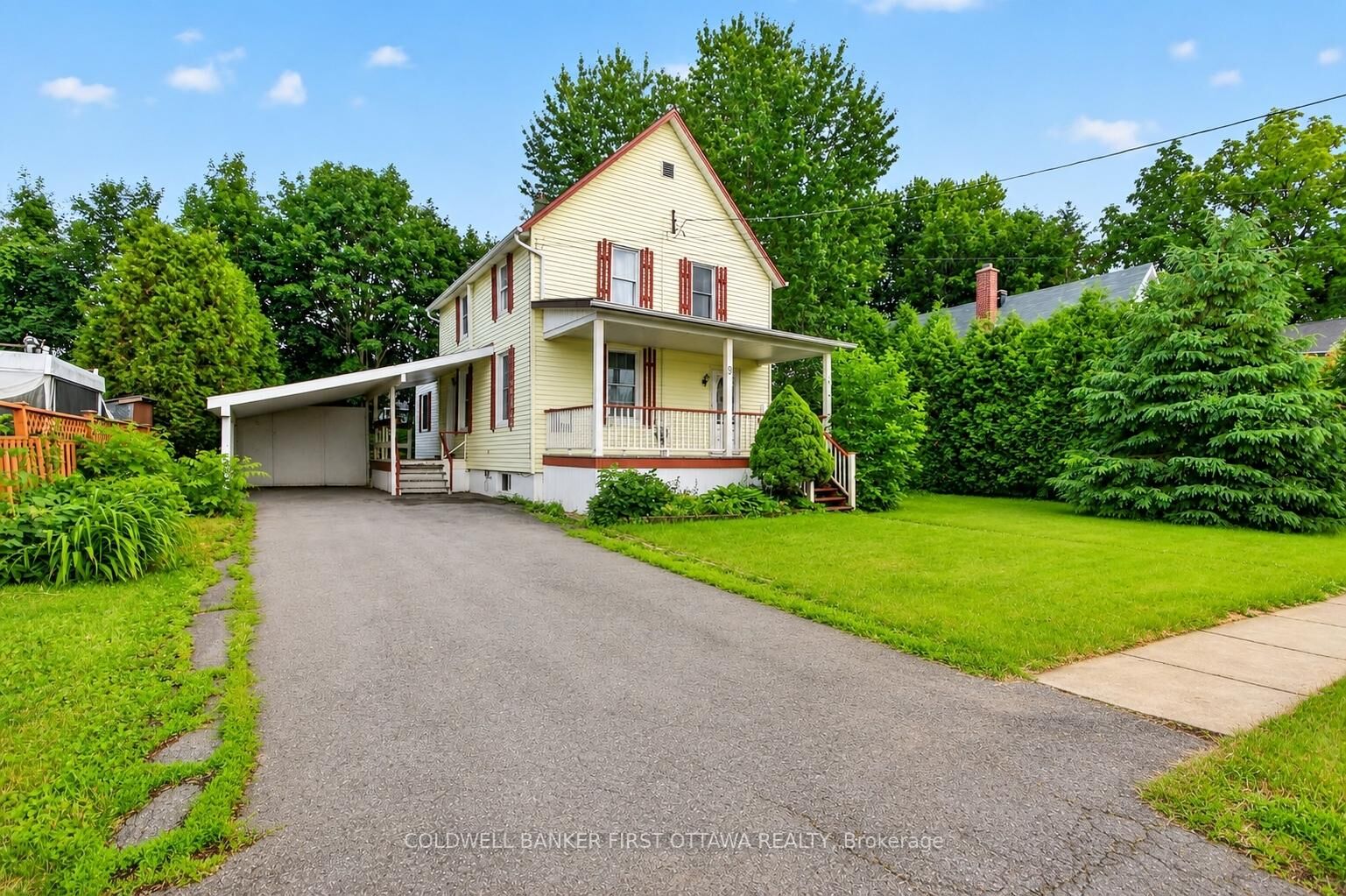 Property Photo:  9 Maud Street  ON K0C 1X0 
