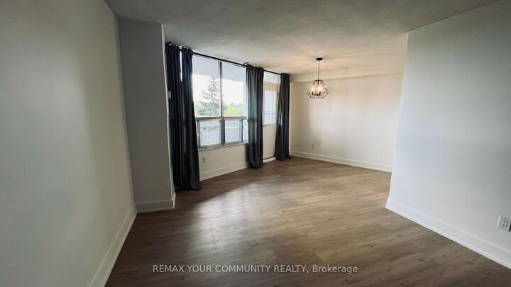 Property Photo:  10 Edgecliff Golfway 514  ON M3C 3A3 