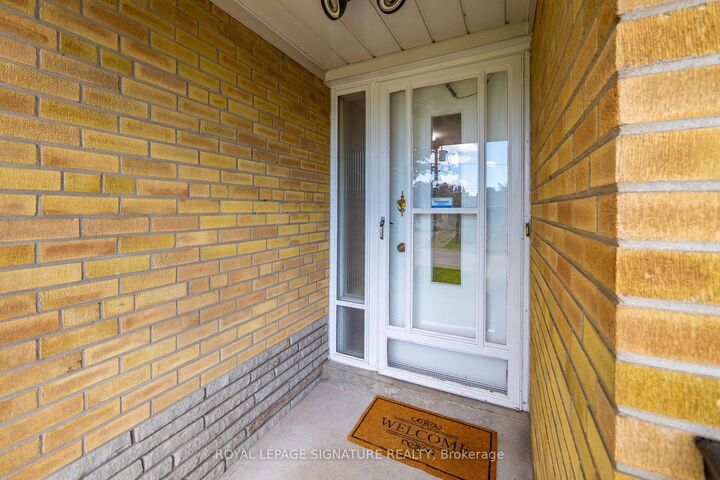 Property Photo:  61 Comay Road  ON M6M 2K9 