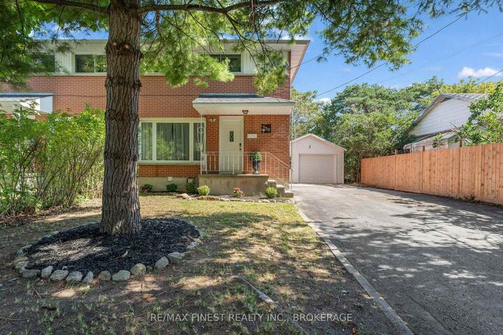Property Photo:  330 Meadowcrest Road  ON K7M 3S3 