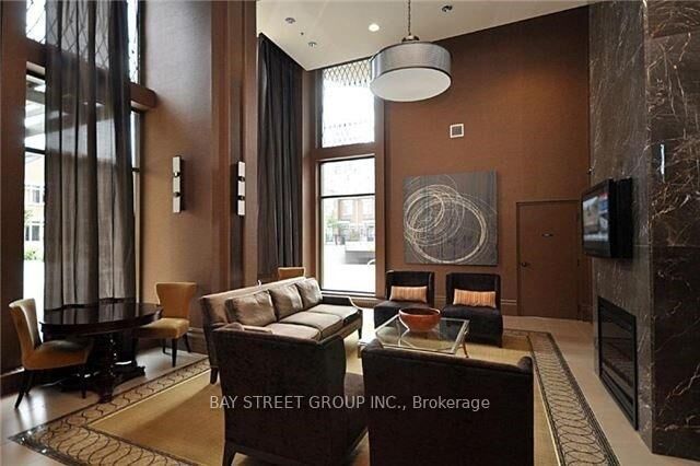 Property Photo:  385 Prince Of Wales Drive 1502  ON L5B 0C6 
