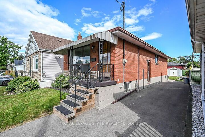 Property Photo:  428 Brunswick Street  ON L8H 6S4 