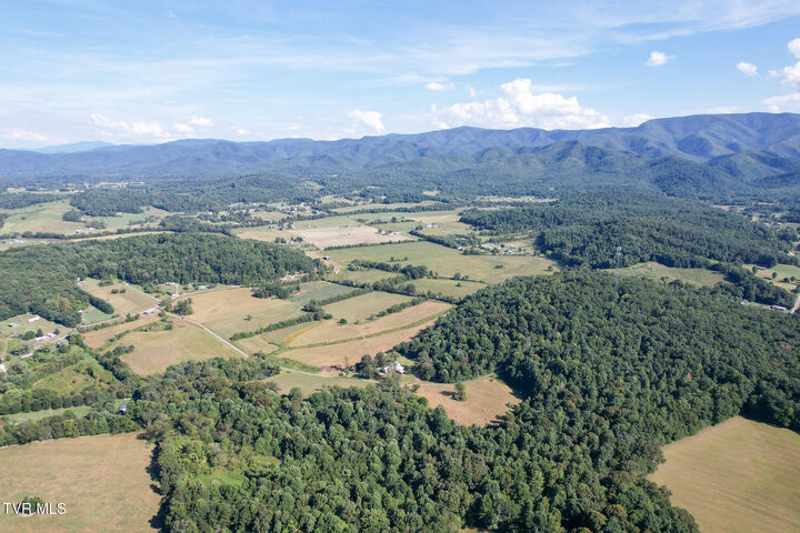 Property Photo: 386 Fox Road TN 37641