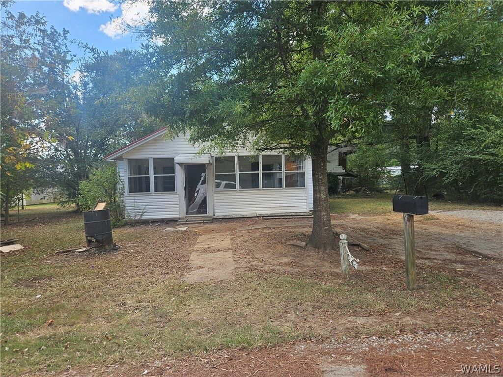 Property Photo: 604 4th Street NW AL 35481