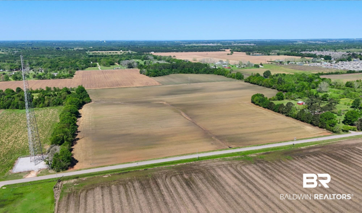 Property Photo: 20407 W Boulevard AL