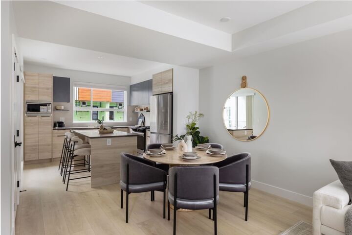 Property Photo:  30530 Cardinal Avenue 58  BC V2T 0L5 