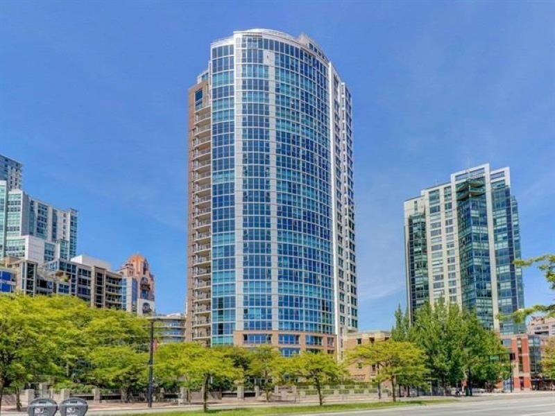Property Photo:  388 Drake St 705  BC V6B 6A8 