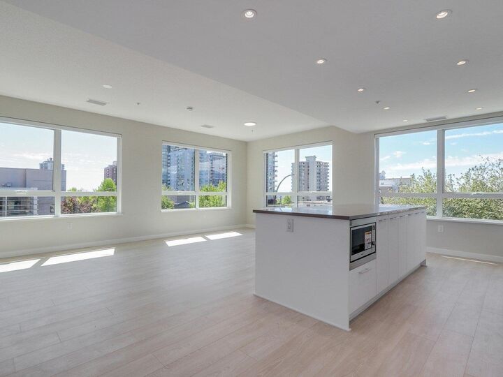 Property Photo:  110 E 17th Street 304  BC V5V 1A1 