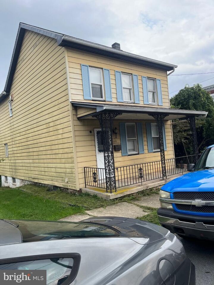 Property Photo:  211 Maple Avenue  PA 17053 