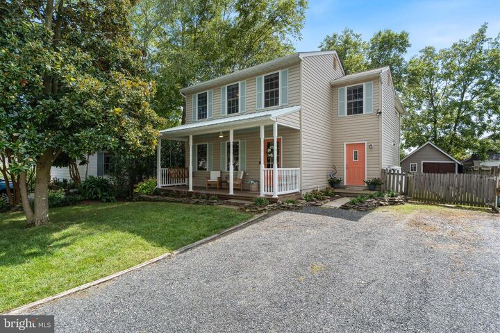 Property Photo: 621 E Marshall Avenue MD 20751