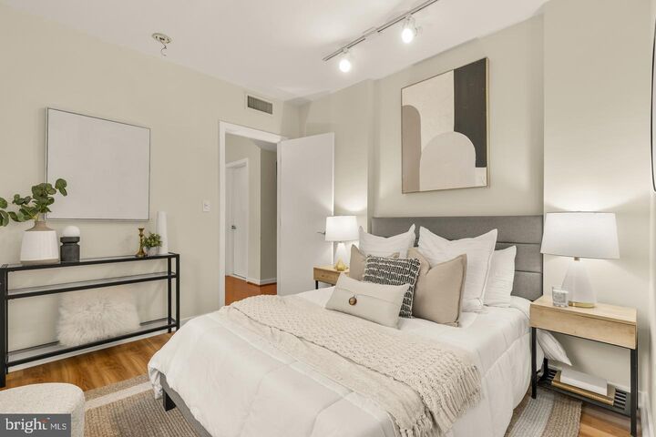 Property Photo:  3534 10th Street NW 200  DC 20010 