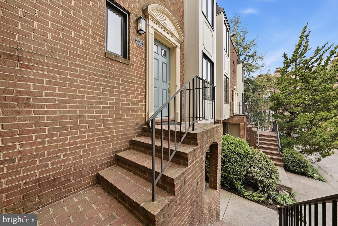 Property Photo:  1414 12th Street N 1414A  VA 22209 