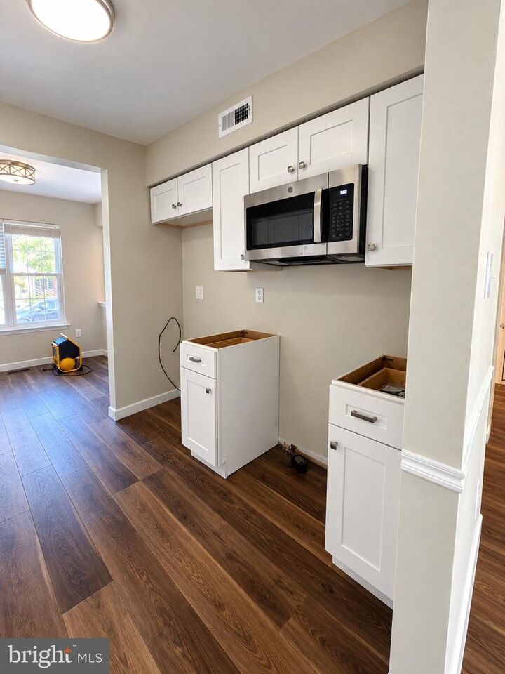 Property Photo:  74 Farnwood Road  NJ 08054 