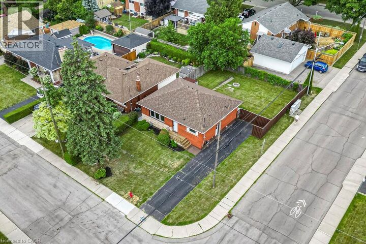 Property Photo:  173 West 32nd Street  ON L9C 5H1 